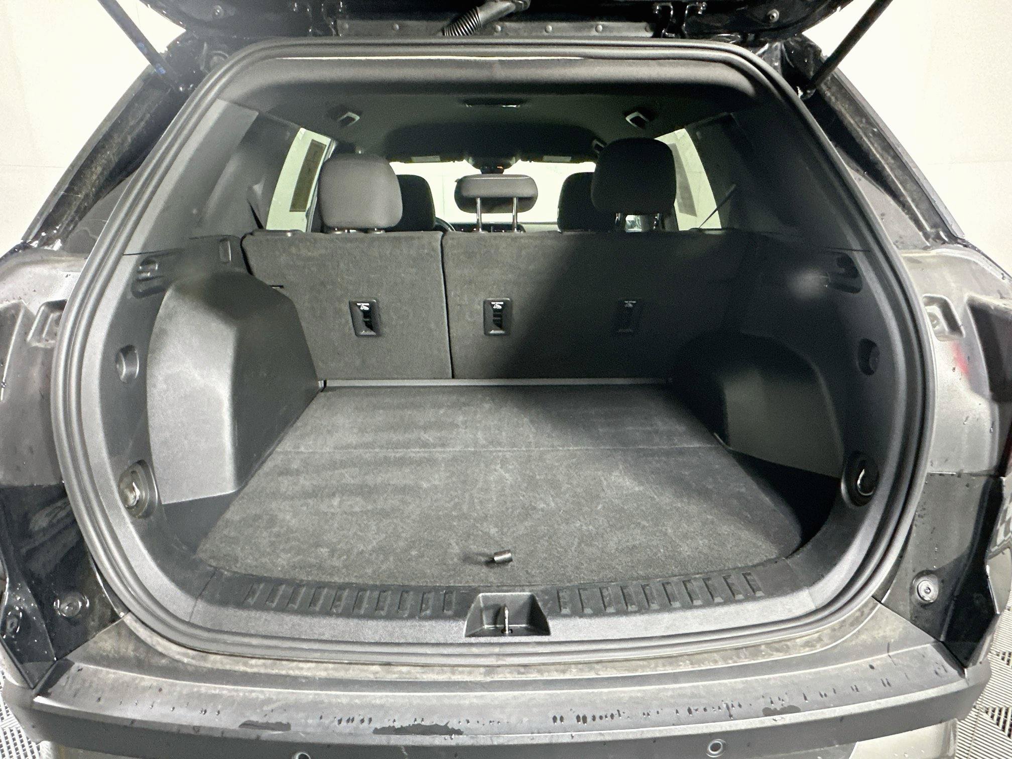 Used 2025 GMC Terrain Elevation FWD image 28
