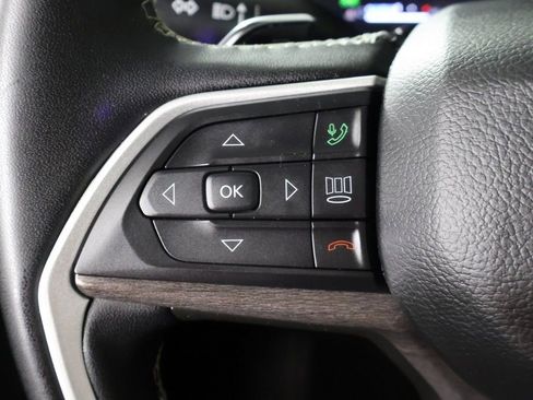 Used 2023 Jeep Grand Cherokee Limited image 40