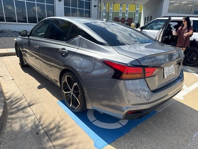 Used 2024 Nissan Altima 2.5 SR w/ SR Premium Package FWD image 11
