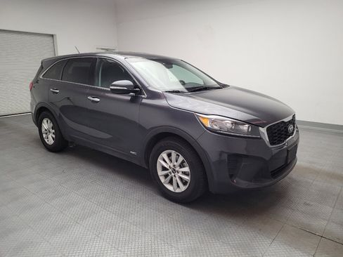 Used 2019 Kia Sorento LX image 11