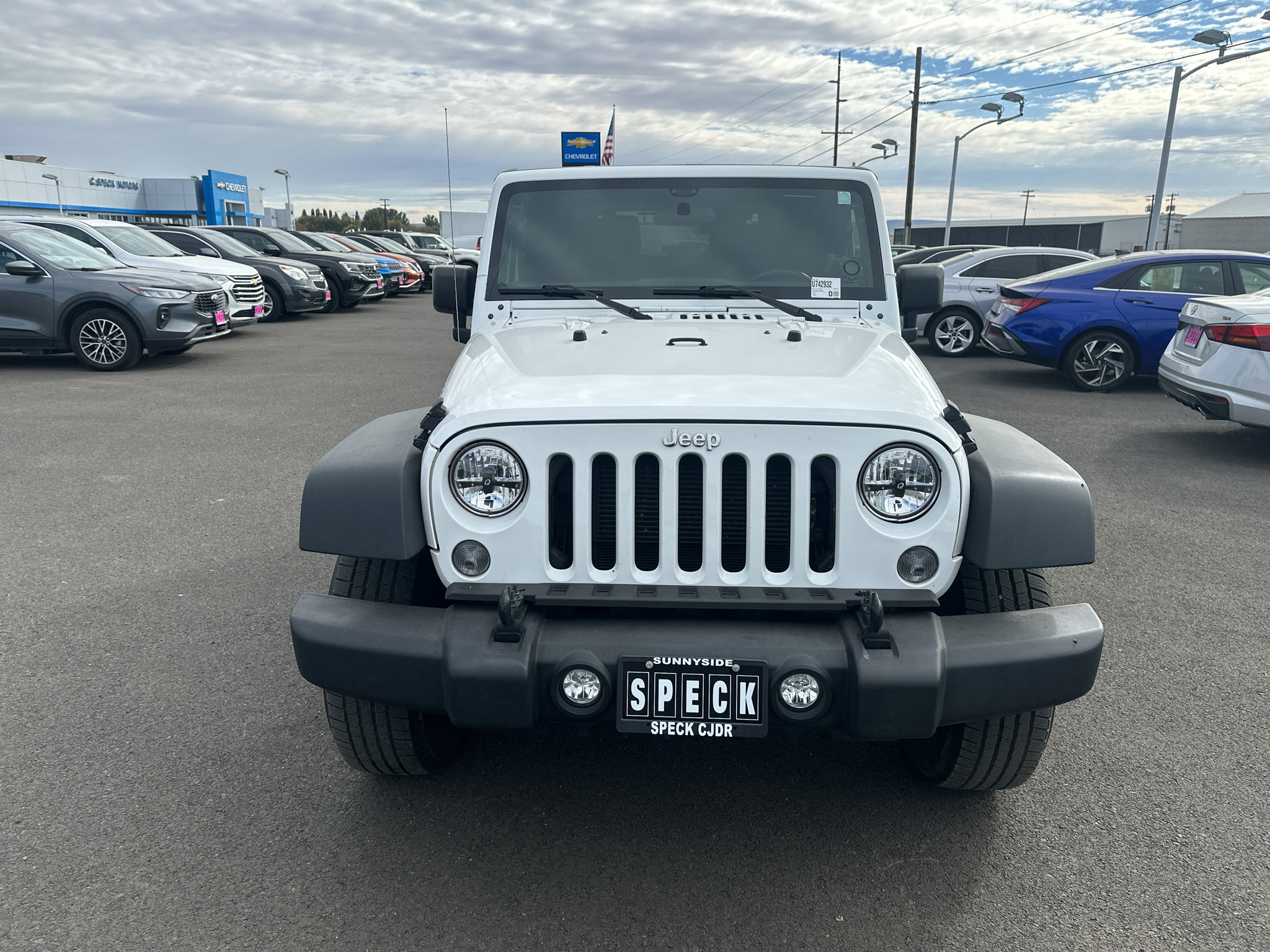 Used 2015 Jeep Wrangler Rubicon w/ Connectivity Group AWD/4WD image 8