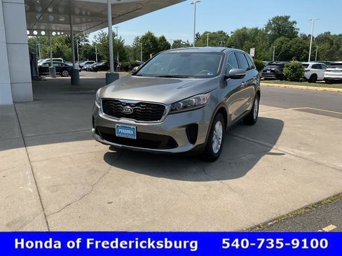 Used 2019 Kia Sorento FWD image 1