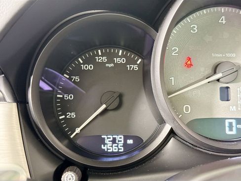 Certified 2025 Porsche Macan S image 11