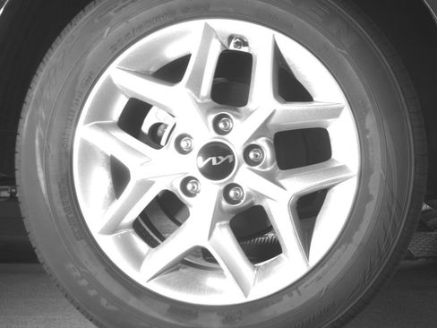 Used 2025 Nissan Rogue SV image 15