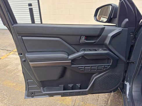 Used 2025 Toyota 4Runner SR5 RWD image 40