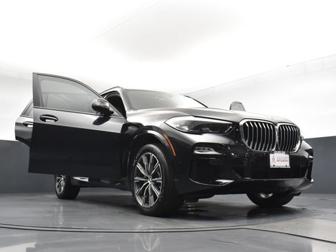 Used 2021 BMW X5 xDrive40i w/ M Sport Package AWD/4WD image 28