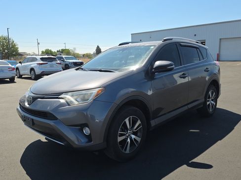 Certified 2018 Toyota RAV4 XLE AWD/4WD image 3