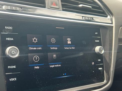 Certified 2022 Volkswagen Tiguan SE R-Line image 18