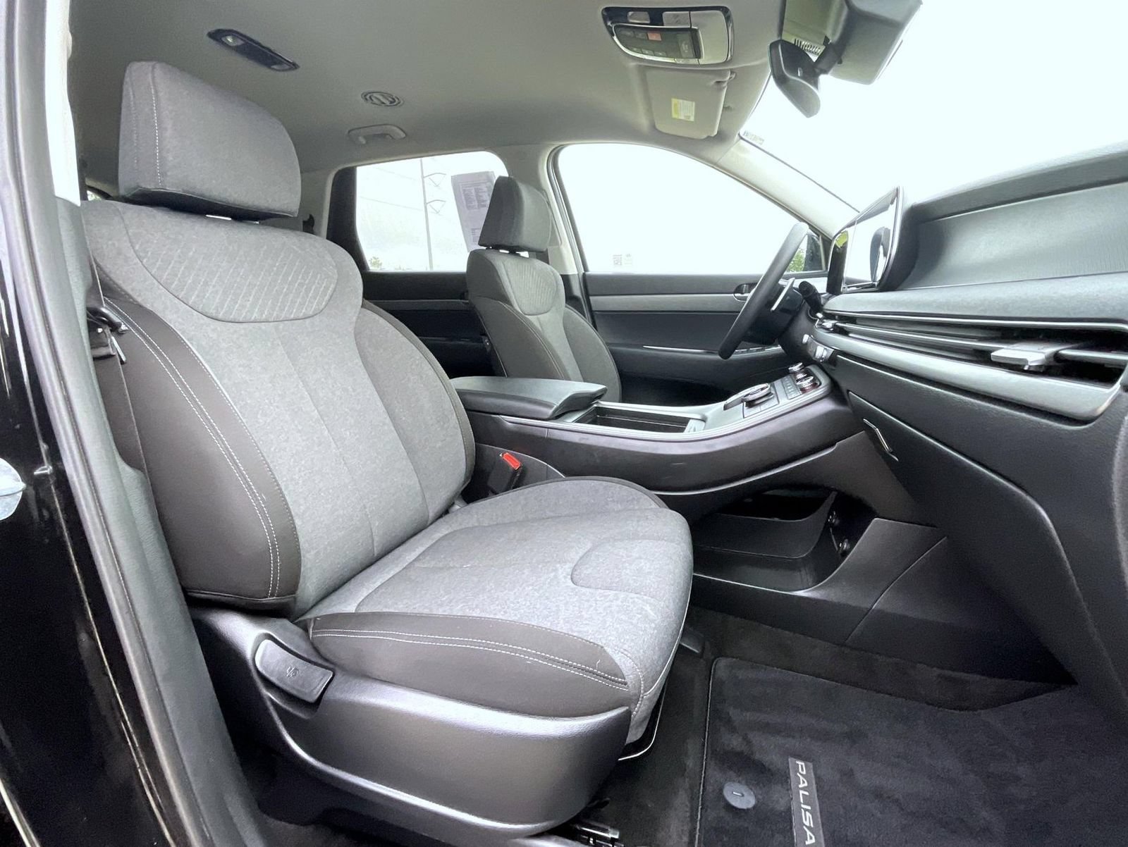 Used 2025 Hyundai Palisade SE AWD/4WD image 16
