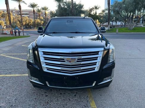 Used 2017 Cadillac Escalade ESV Platinum image 2