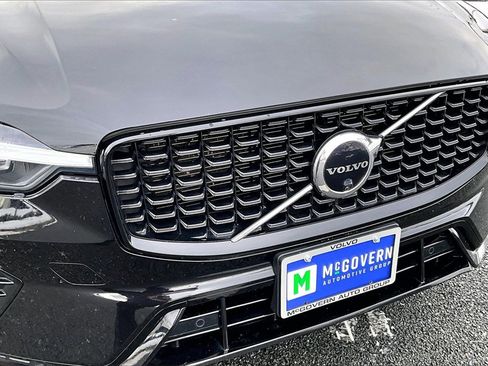 Certified 2023 Volvo XC60 B5 Ultimate w/ Climate Package image 32