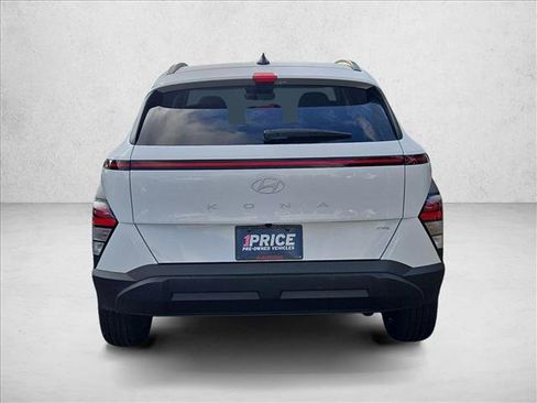 Used 2025 Hyundai Kona SEL AWD/4WD image 6