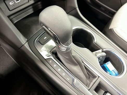 Used 2023 Chevrolet Equinox LS AWD/4WD image 16