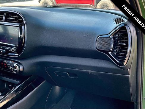 Used 2022 Kia Soul EX image 25