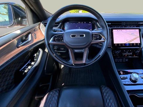 Used 2022 Jeep Grand Cherokee Summit w/ MOPAR Finishing Package AWD/4WD image 5