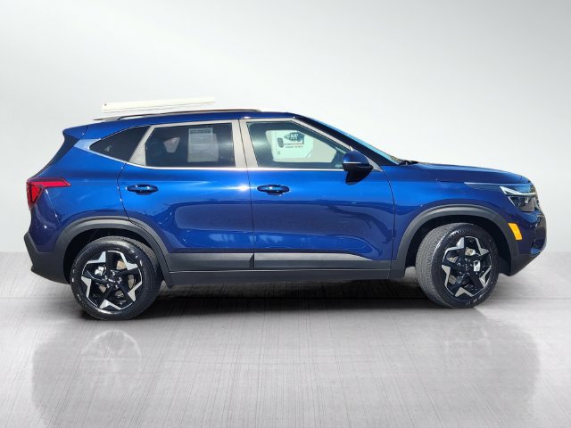 Used 2025 Kia Seltos EX w/ EX Sunroof Package AWD/4WD image 3