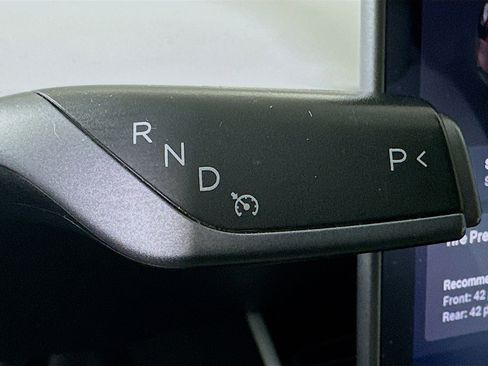 Used 2020 Tesla Model Y Long Range image 19