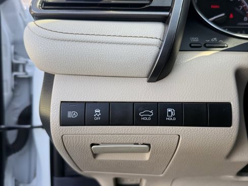 Used 2019 Toyota Camry LE image 24