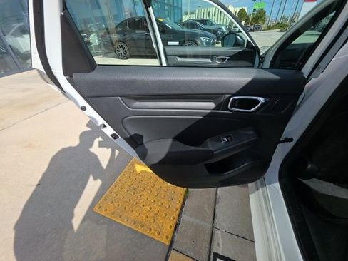 Used 2023 Honda Civic Sport image 22