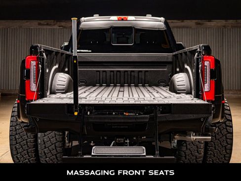 Used 2026 Ford F450 Platinum w/ FX4 Off-Road Package image 9