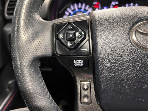 Used 2018 Toyota 4Runner TRD Off-Road Premium AWD/4WD image 11