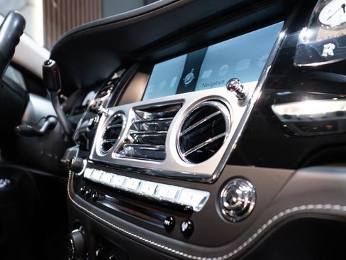 Used 2017 Rolls-Royce Ghost image 23