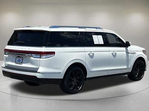 Certified 2024 Lincoln Navigator L Reserve AWD/4WD image 5