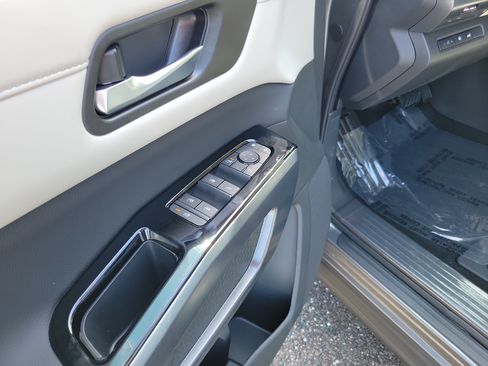 New 2026 Nissan Pathfinder SL AWD/4WD image 18