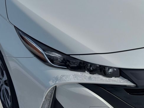 Used 2020 Toyota Prius Prime XLE image 6