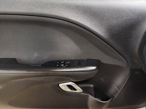 Used 2019 Dodge Challenger SXT RWD image 43