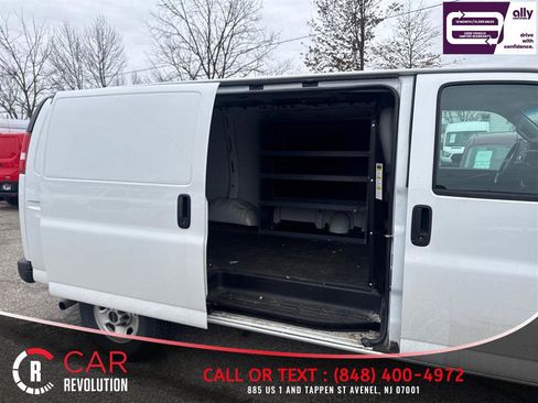 Used 2022 GMC Savana 2500 image 9