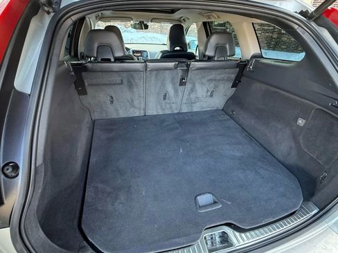 Used 2017 Volvo XC60 T6 Dynamic w/ Preferred Option Package image 28