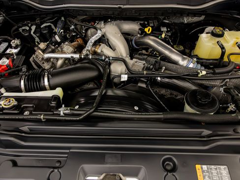 Used 2021 Ford F250 XLT w/ FX4 Off-Road Package image 27