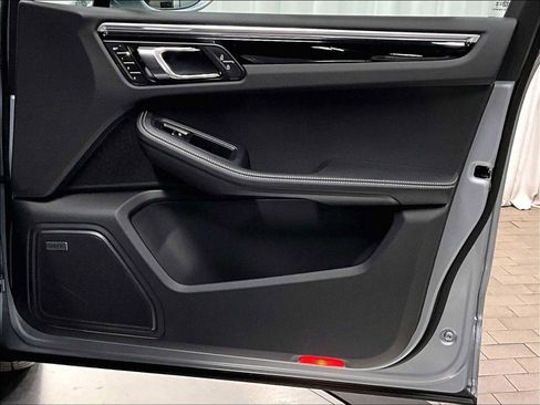 New 2026 Porsche Macan image 28