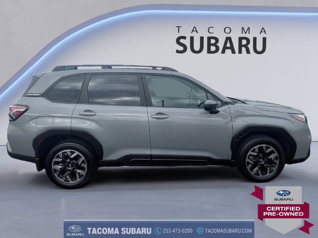 Used 2025 Subaru Forester Premium AWD/4WD image 6