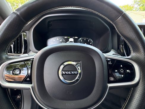 Used 2019 Volvo XC60 T6 R-Design w/ Protection Package Premier AWD/4WD image 21