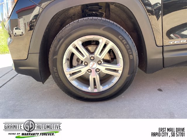 Used 2024 GMC Terrain SLE AWD/4WD image 28