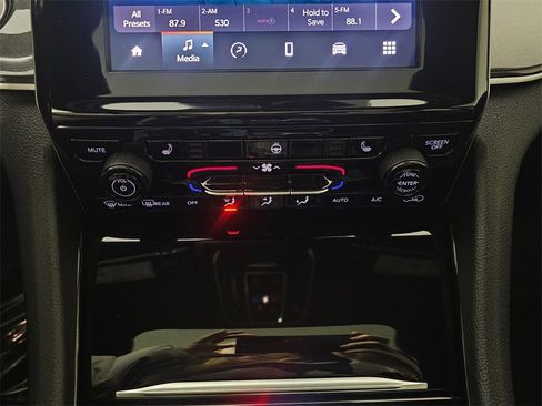 Used 2022 Jeep Grand Cherokee L Altitude image 34