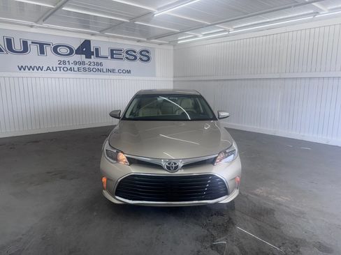Used 2016 Toyota Avalon XLE FWD image 2