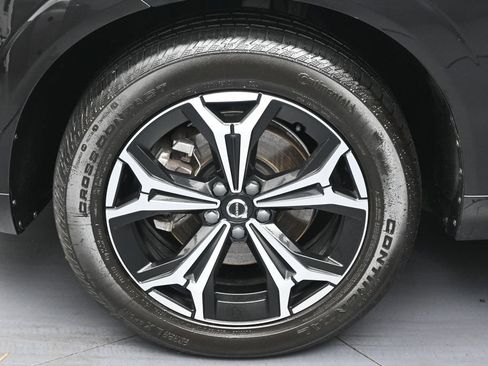 Used 2022 Volvo XC60 B5 Momentum w/ Protection Package Premier AWD/4WD image 35