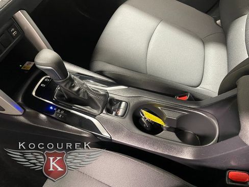 Used 2022 Toyota Corolla Cross LE image 17