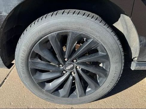 Used 2020 Lincoln Navigator L Reserve w/ Equipment Group 208A Reserve AWD/4WD image 6