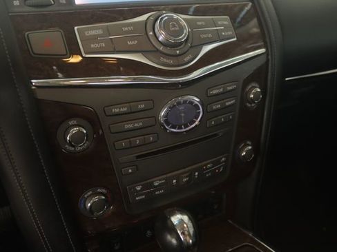 Used 2016 INFINITI QX80 4WD w/ Driver's Assistance Package image 17