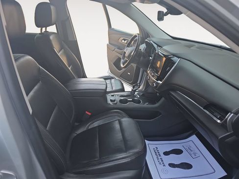 Used 2021 Chevrolet Traverse Premier FWD image 15