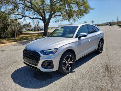 Certified 2025 Audi Q5 2.0T Premium Plus image 8