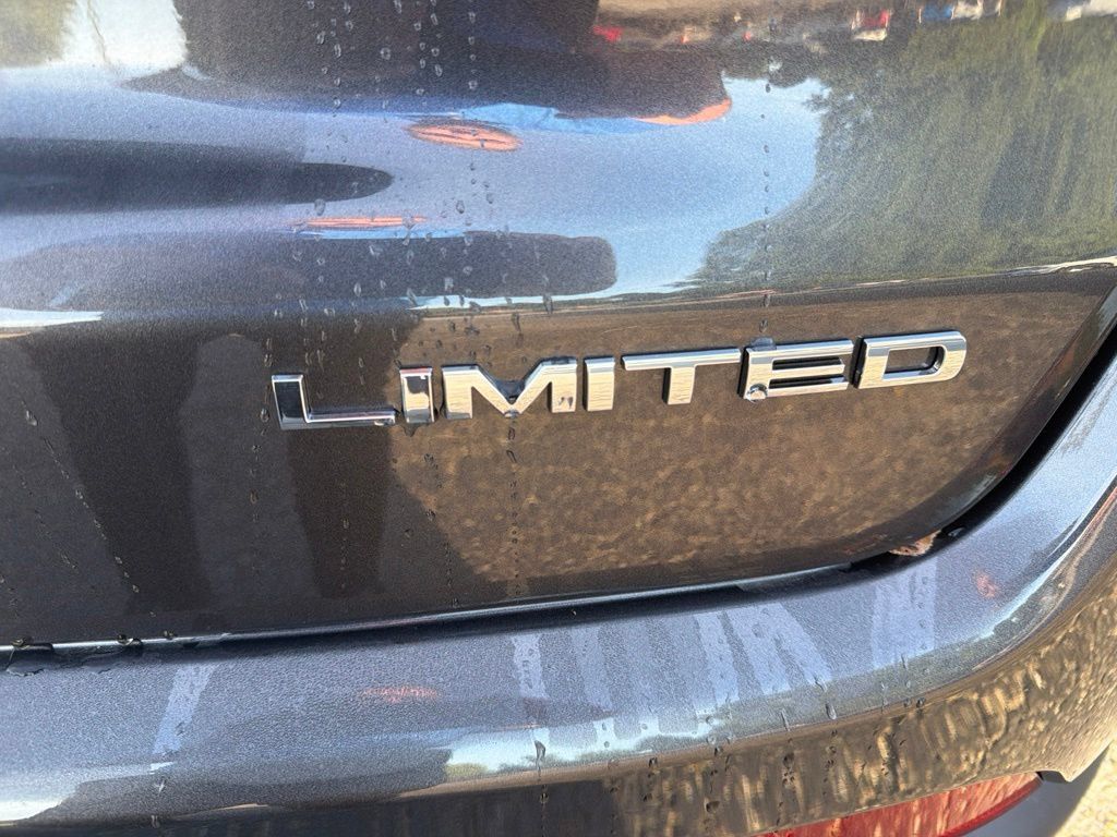 Used 2022 Jeep Compass Limited w/ Sun and Sound Group AWD/4WD image 7