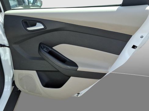 Used 2016 Ford Focus SE FWD image 14