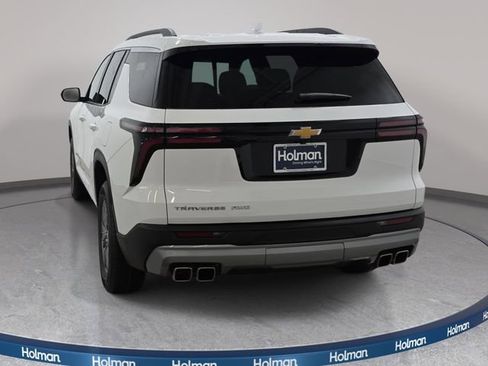 Used 2025 Chevrolet Traverse LT AWD/4WD image 7