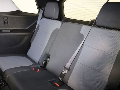 Used 2019 Chevrolet Traverse LT FWD image 11