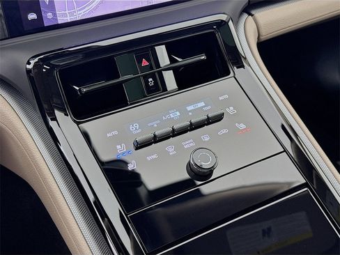 New 2025 Porsche Panamera 4 image 22